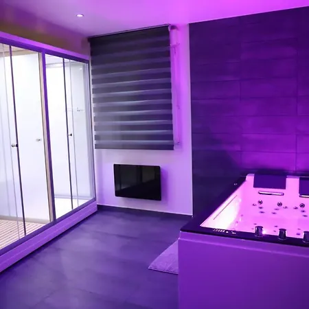 דירה Narcisse Balneo, Sauna, Hammam ריימס
